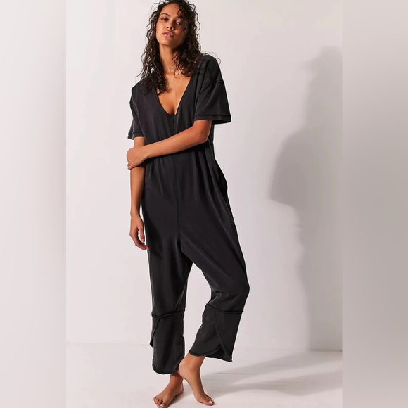 𝓯𝓹 Free People ~ Good Side Jumpsuit in Black - Picture 2 of 7